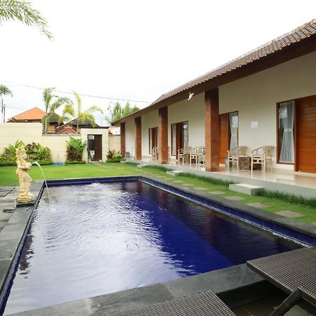 Aghasvina Guest House Canggu Esterno foto