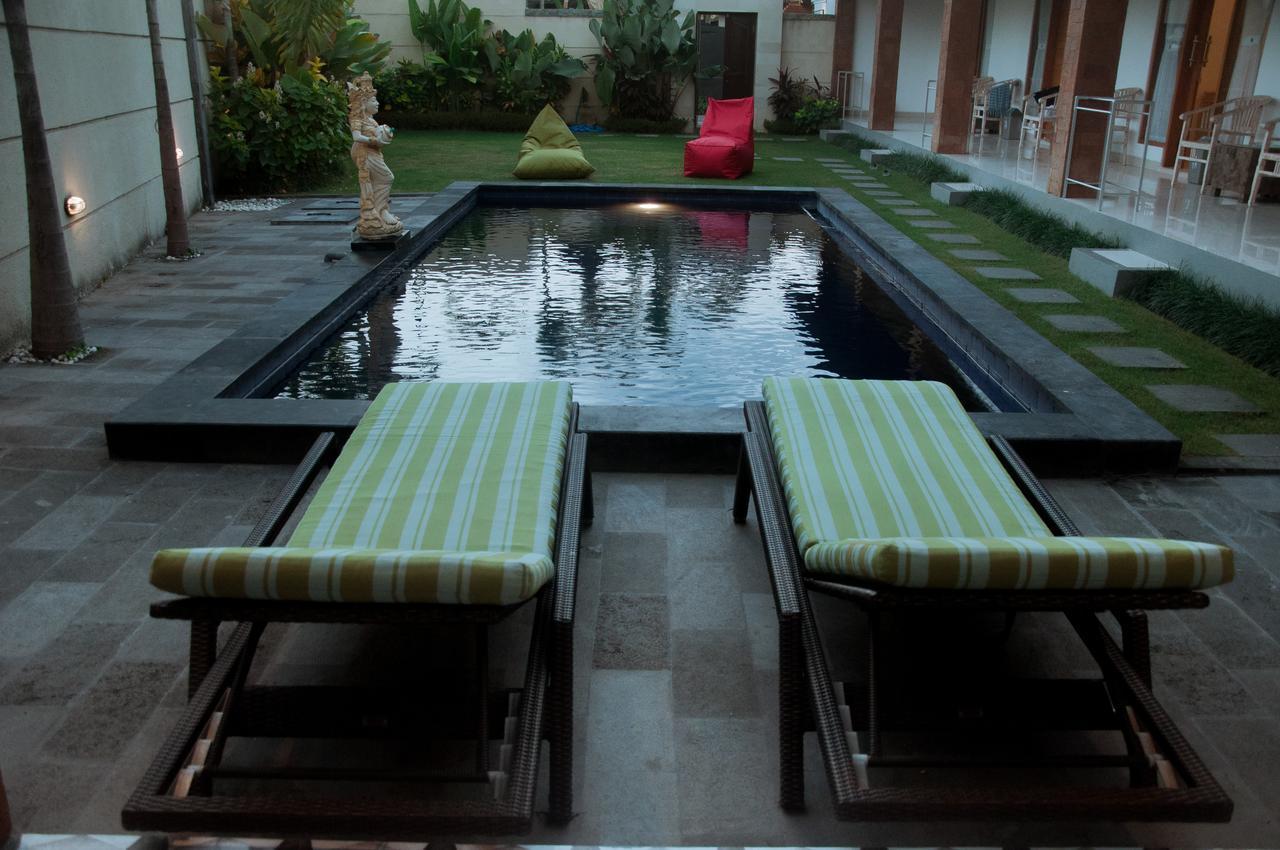 Aghasvina Guest House Canggu Esterno foto