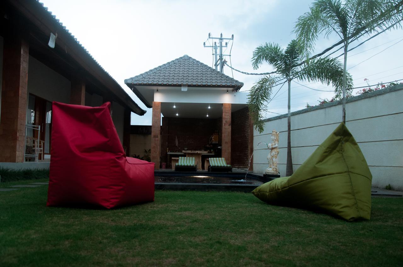 Aghasvina Guest House Canggu Esterno foto