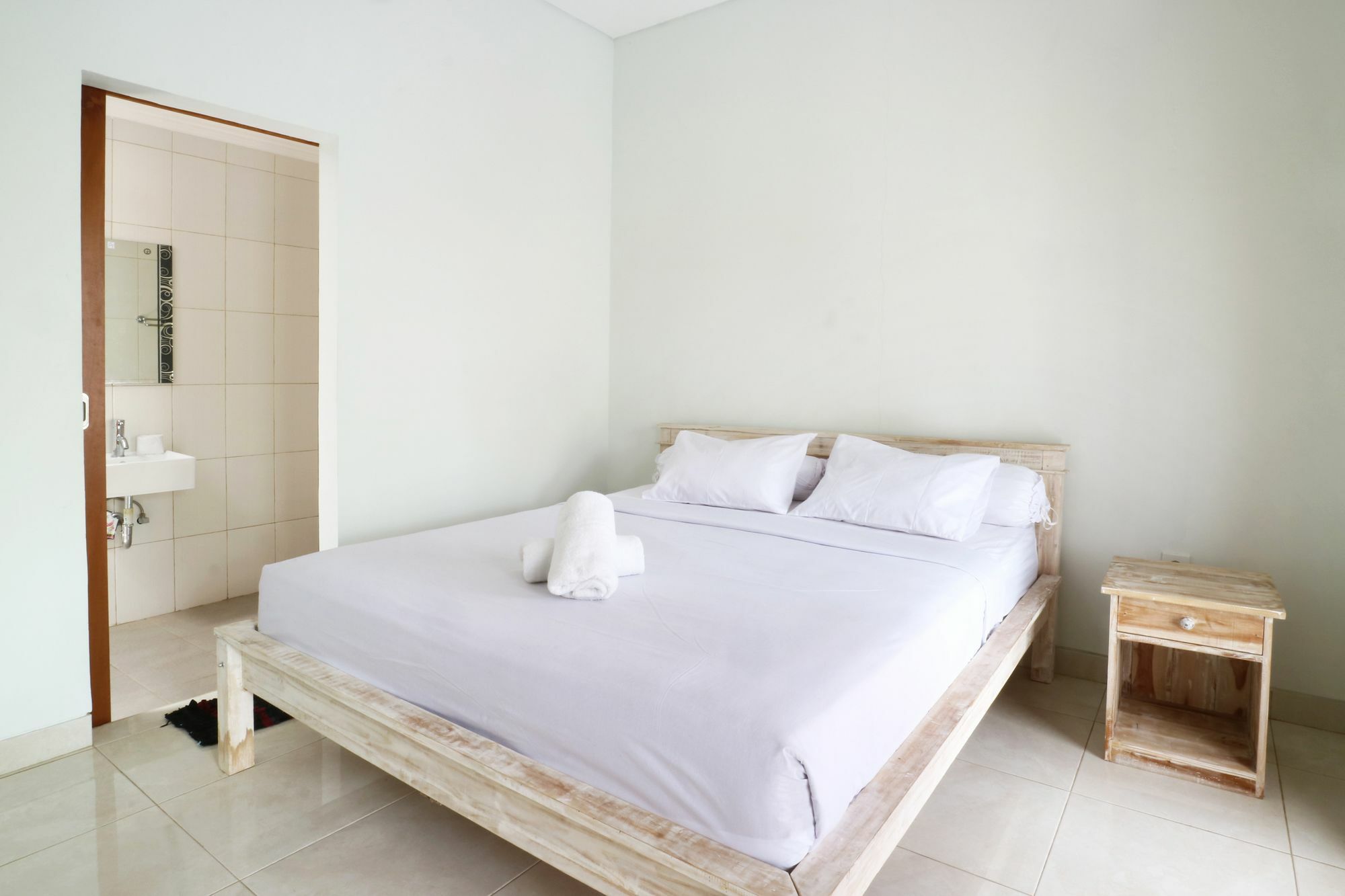 Aghasvina Guest House Canggu Esterno foto